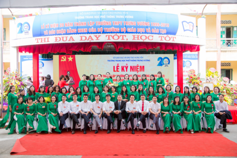 Lễ kỷ niệm 20 năm thành lập Trường THPT Trưng Vương