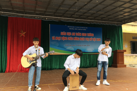 CÂU LẠC BỘ THƠ VẠN XUÂN HƯỚNG TỚI KỈ NIỆM NGÀY 20/10