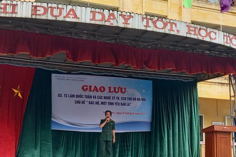THPT TRƯNG VƯƠNG - Giao lưu GS.TS Lâm Quốc Tuấn và các nghệ sĩ thương binh, CCB thủ đô Hà Nội