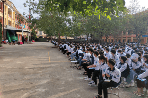 TRƯỜNG THPT TRƯNG VƯƠNG: TỔ CHỨC CHƯƠNG TRÌNH TƯ VẤN HƯỚNG NGHIỆP.