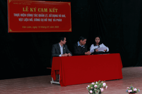 LỄ KÝ CAM KẾT THỰC HIỆN CÔNG TÁC QUẢN LÝ, SỬ DỤNG VŨ KHÍ,VẬT LIỆU NỔ,CÔNG CỤ HỖ TRỢ VÀ PHÁO