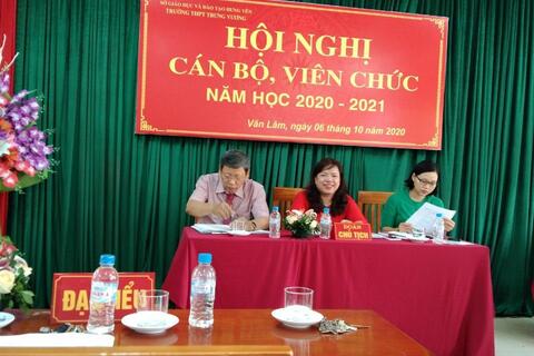 Hội nghị cán bộ viên chức trường THPT Trưng Vương năm học 2020 - 2021