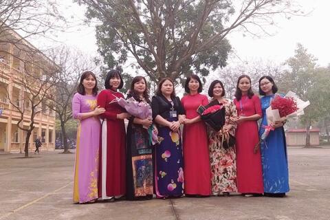 Trường THPT Trưng Vương hưởng ứng "Tuần lễ Áo dài"
