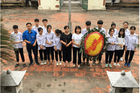 LỄ TRI ÂN CÁC ANH HÙNG LIỆT SĨ CỦA TRƯỜNG THPT TRƯNG VƯƠNG