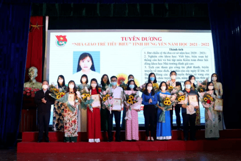 TUYÊN DƯƠNG NHÀ GIÁO TRẺ TIÊU BIỂU, HỌC SINH 3 TỐT CẤP TỈNH NĂM HỌC 2021 - 2022