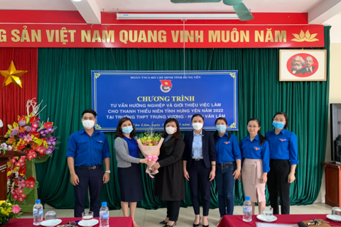 Ban Thường vụ Tỉnh đoàn tổ chức Lớp “Tư vấn hướng nghiệp và Giới thiệu việc làm cho thanh thiếu niên” trường THPT Trưng Vương năm 2022