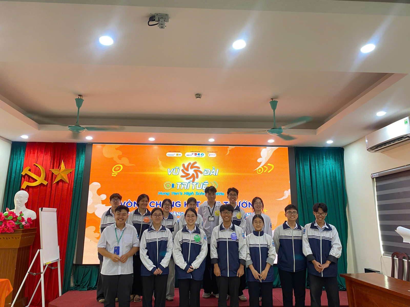 <a href='https://c3trungvuong.hungyen.edu.vn/tin-tuc/chung-ket-cuoc-thi-vu-dai-tri-tue-hung-yens-high-school-battle-2026-tai-truong-thpt-trung-vuong.html'>CHUNG KẾT CUỘC THI “VŨ ĐÀI TRÍ TUỆ – HUNG YEN'S HIGH SCHOOL BATTLE 2026” TẠI TRƯỜNG THPT TRƯNG VƯƠNG</a>